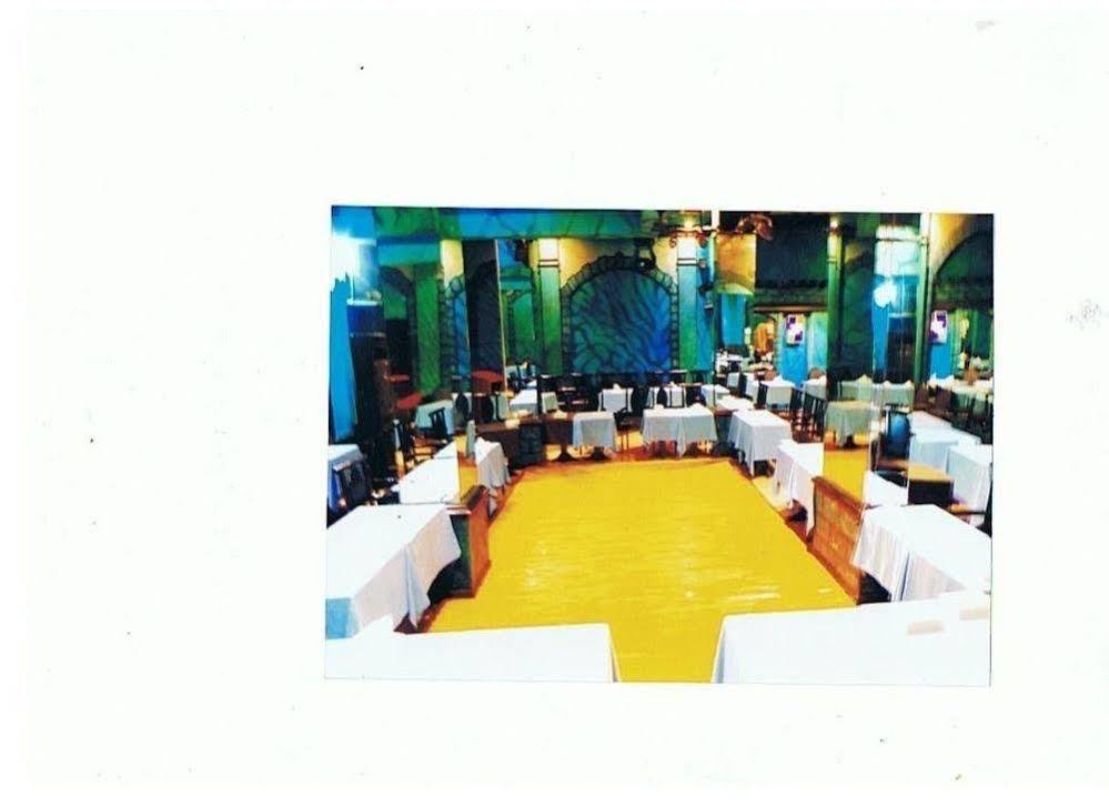 San Rock Hotel Al Manamah Esterno foto